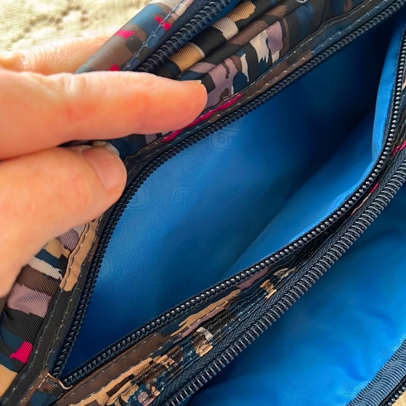 Lug Carousel Crossbody Bag Purse Quilted Blue Pink Detachable Shoulder Strap - Picture 7 of 9